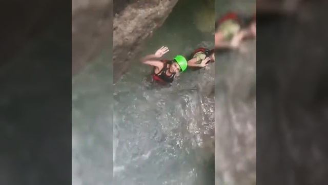 Каньонинг на водопадах Кавасан (Филиппины) смотреть онлайн