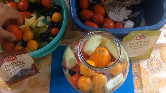 Маринованные помидоры на зиму без уксуса / Фруктово-овощиное ассорти смотреть онлайн