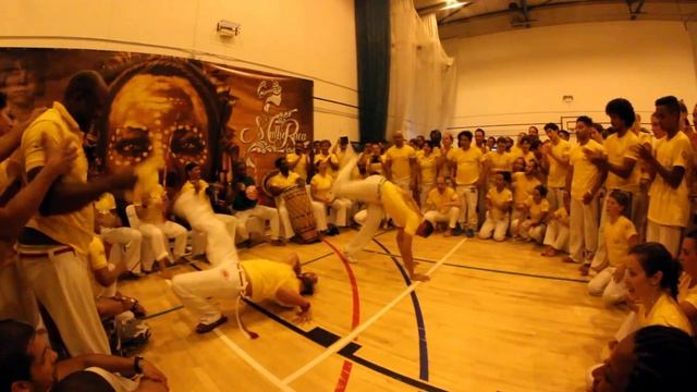 MulheRaça | Capoeira Club Roda смотреть онлайн