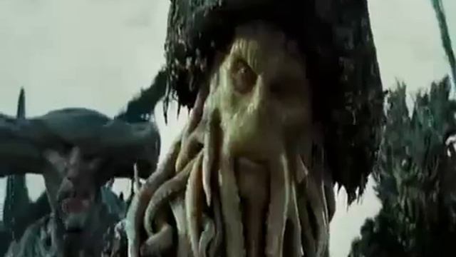 Джек Воробей танцует пьяный на столе.....avi смотреть онлайн