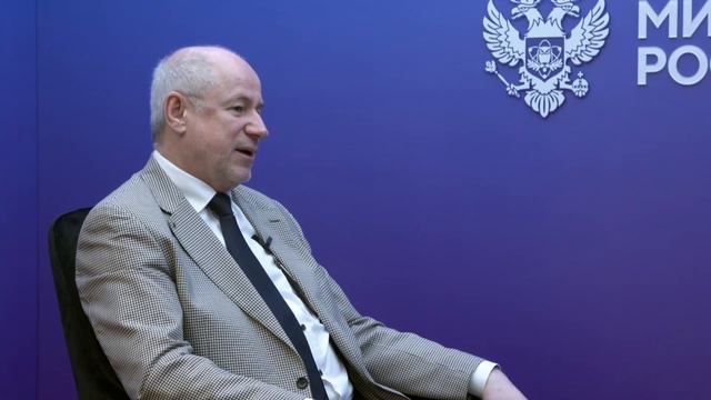 ВЭФ / интервью с Сергеем Иванченко смотреть онлайн