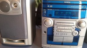 Chaine Hi-Fi Compacte Aiwa NSX-BL46 en action