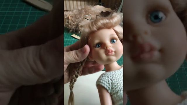 Как надеть паричок на куклу смотреть онлайн