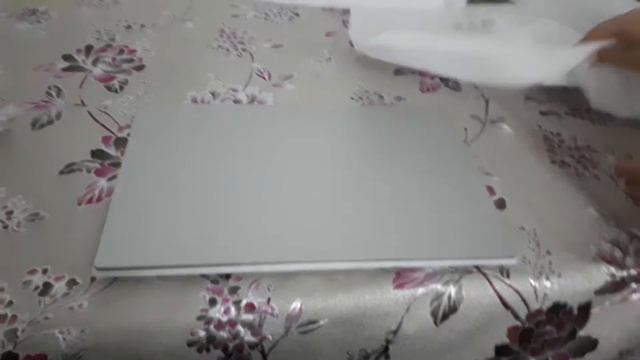 Пришла посылка- наш новый ноутбук " Samsung" от Saturn.de! Самые первые впечатления. смотреть онлайн