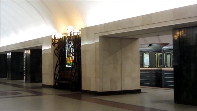 Красивая Московское Метро: The Beautiful Stations of Moscow Metro and the Trains... (Moscow, Russia смотреть онлайн