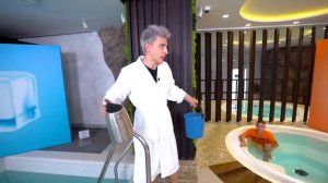 Кто Последний Выйдет Из Басейна Получит 1000$   A4