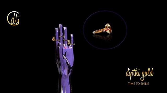 Statement Floral Gems Stone, two-tone Rings In 18k Gold. A modified halo and split shank design . смотреть онлайн