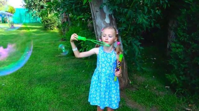 Изучаем Фрукты с Мыльными Пузырями Scentos Bubbles Видео для детей смотреть онлайн