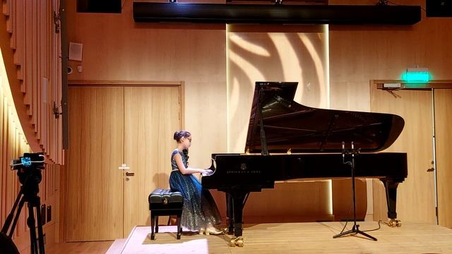 Анна Шаварова, 11 лет, С. Рахманинов, Вальс ля мажор смотреть онлайн