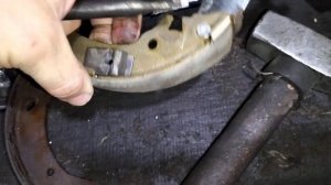 Кия Рио 4 проблема ручника замена задних колодок