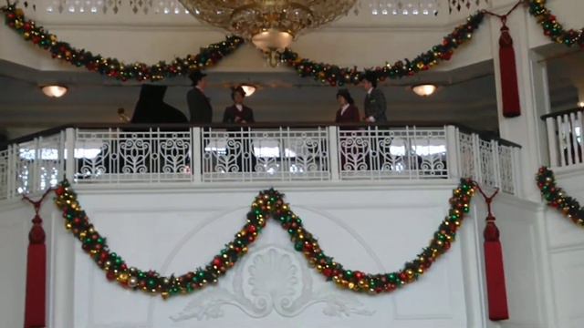 Hong Kong Disneyland hotel Christmas songs performance смотреть онлайн