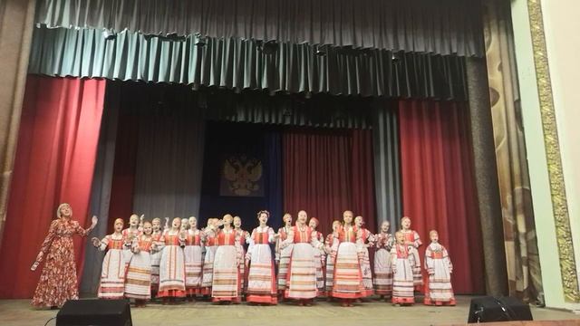 Девчонка по гаю ходила смотреть онлайн