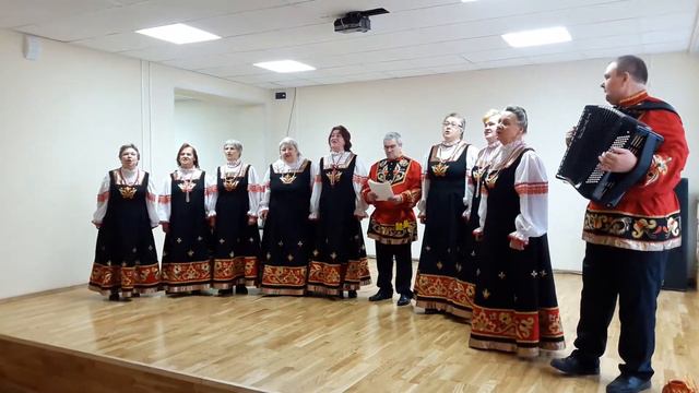 Хор "Слободушка" А кто-то третий. Музыка и слова народные. смотреть онлайн