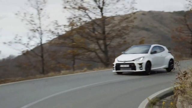 2021 Toyota Yaris GR - Exterior, Interior, Driving смотреть онлайн