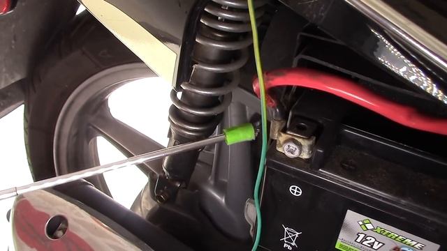 Scooter 911: Electric Start Doesn't Work (troubleshooting your starter, starter relay, and circuit) смотреть онлайн