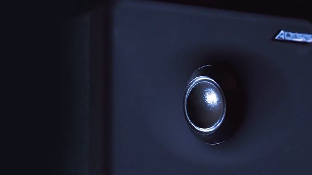 Les enceintes de monitoring ALESIS M1 ACTIVE 330 USB (vidéo de La Boite Noire) смотреть онлайн