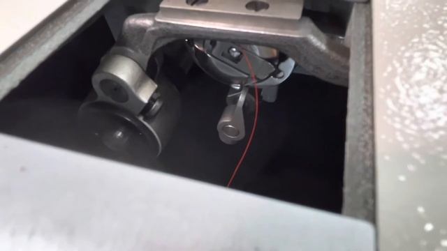 Juki DNU 1541S Threading and Winding a Bobbin смотреть онлайн