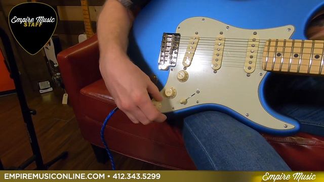 Staff Pick Of The Week - Fender Custom American Performer Stratocaster смотреть онлайн