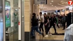 Москве в торговом центре Афимолл Драка с охранником.