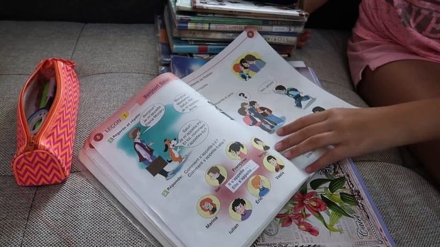 Какие ОЦЕНКИ получила Ирочка ШКОЛА Пишу ДОМАШНЕЕ ЗАДАНИЕ BACK TO SCHOOL смотреть онлайн