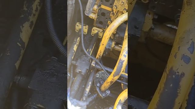 Устранение течей в распределителе! Замена колец Komatsu PC 800