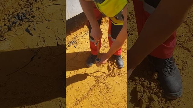 Прибором ДПУ Д-51 измерение плотности песка перед битонированием. смотреть онлайн