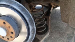 Замена задней пружины на многорычажной подвеске (без ямы)