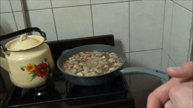 Рисовая лапша с мясом, грибами, и овощами, по моему особенному рецепту! смотреть онлайн