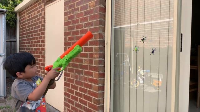 Zuru Xshot Max Attack - Unboxing and playtime with Miguel смотреть онлайн