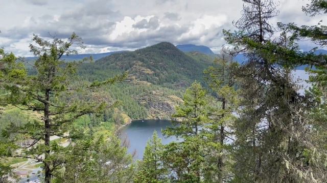 The 5 Best Easy Hikes in Powell River, BC смотреть онлайн