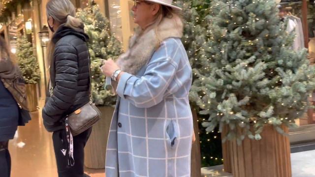 предновогодний стрит стайл BOLOGNA смотреть онлайн