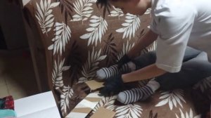 Первая помощь при переломе костей голени. Наложение шин Крамера. Видео номер 7.