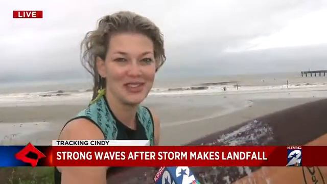 Surfers take advantage of churning seas in Galveston смотреть онлайн
