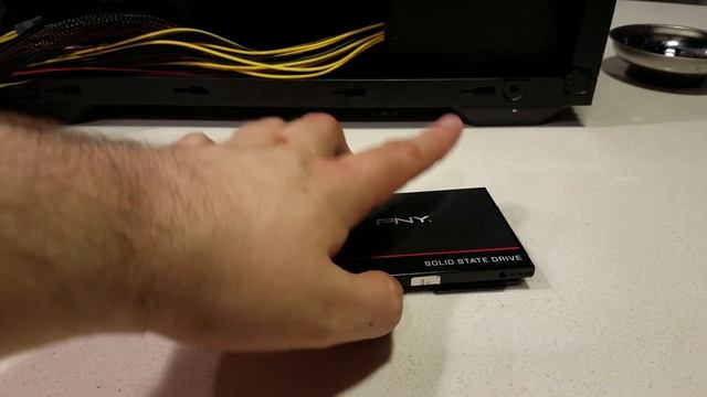 EVGA DG-73 Drive Mounting Tutorial смотреть онлайн