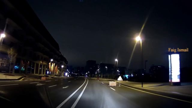 Ночной белый город в Баку смотреть онлайн