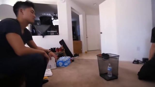 10 САМЫХ ЭПИЧНЫХ БУТЫЛКА ВОДЫ ЧЕЛЛЕНЖ НА YOUTUBE   Water Bottle Flip Challenge