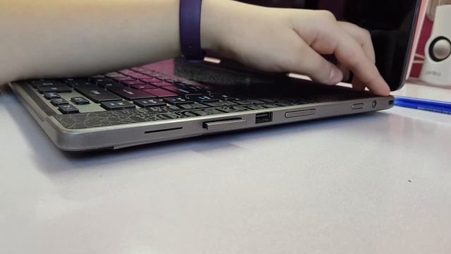 Ноутбук трансформер Acer Aspire R7 571G