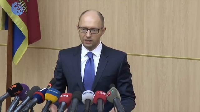 Арсеній Яценюк: "Міносвіти вироблятиме держполітику, а не керуватиме кожним вишом" смотреть онлайн