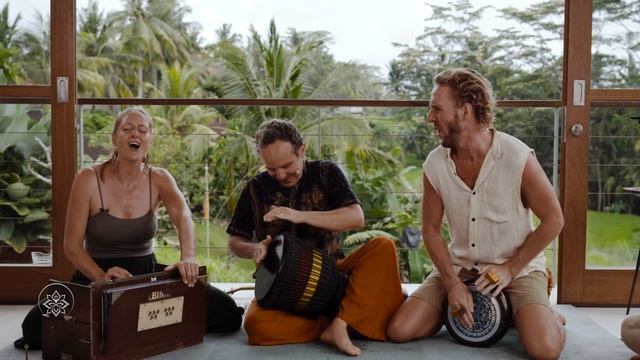 Sat Chit Ananda – Akasha Family Bhajan смотреть онлайн