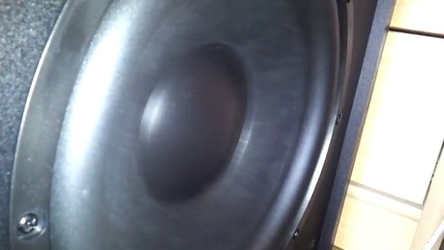 Bass test Sub Jamo SUB 660