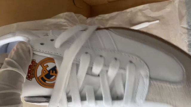 Real Madrid Adidas Samba sneakers |#Itemoftheday#6#adidas#samba#adidassamba#realmadrid#unboxing смотреть онлайн