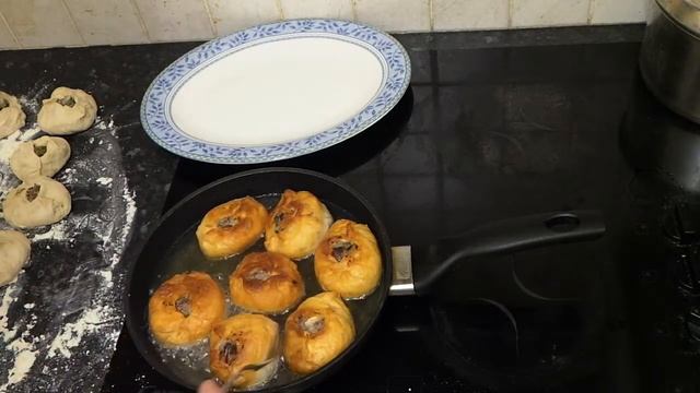 100 рецептов для Маринки. Рецепт 4: Беляши для Валерика (4) смотреть онлайн