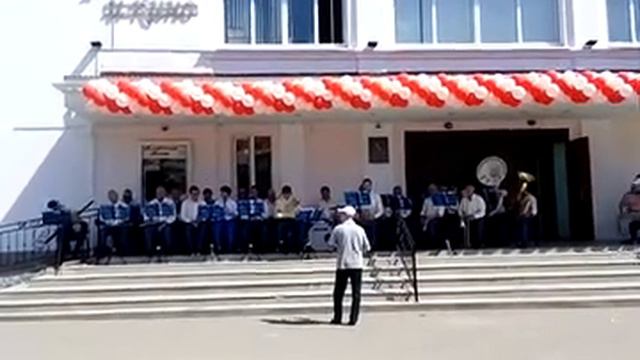 Тульский Губернаторский оркестр возле мл театра г Узловая смотреть онлайн
