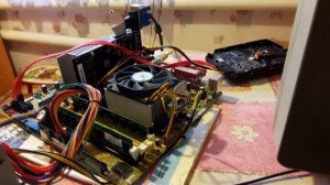 пищит компьютер при включении?(о чём пищит спикер)