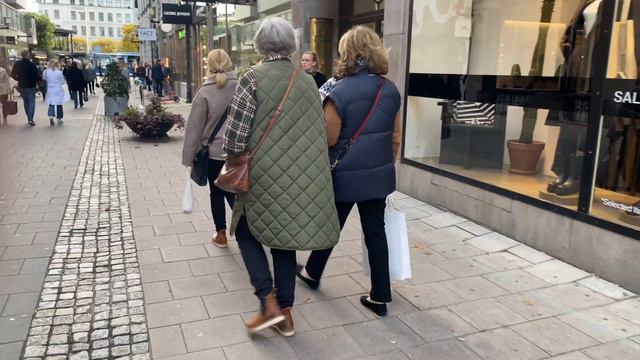 Autumn Street Style from Stockholm🍁🍂 | What People are Wearing | Autumn Trends смотреть онлайн