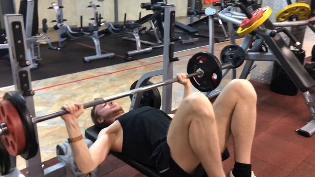 Д1 Жим штанги лежа, ноги на лавке 5*8 50кг смотреть онлайн