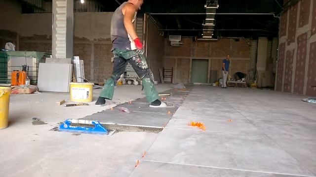 Плитка больших размеров 900x900, положено 250 m2 смотреть онлайн