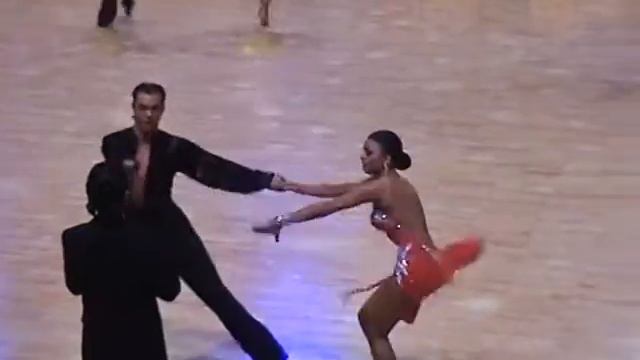 Roman Kovgan & Marina Sergeeva. IDSF World Youth Latin. France 2008. Samba смотреть онлайн