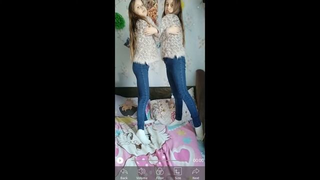 как обняться с двойником на видео смотреть онлайн