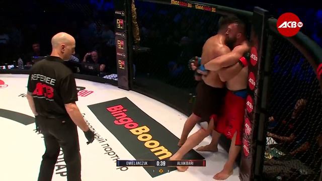 ACB 89: Амир Алиакбари (Иран) - Данель Омеляньчук (Польша) смотреть онлайн